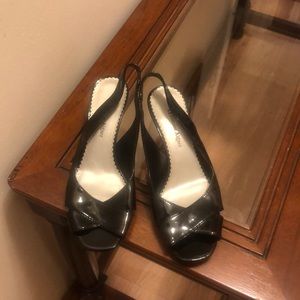 Women preowned Black Shoes Size 7.5 open toe